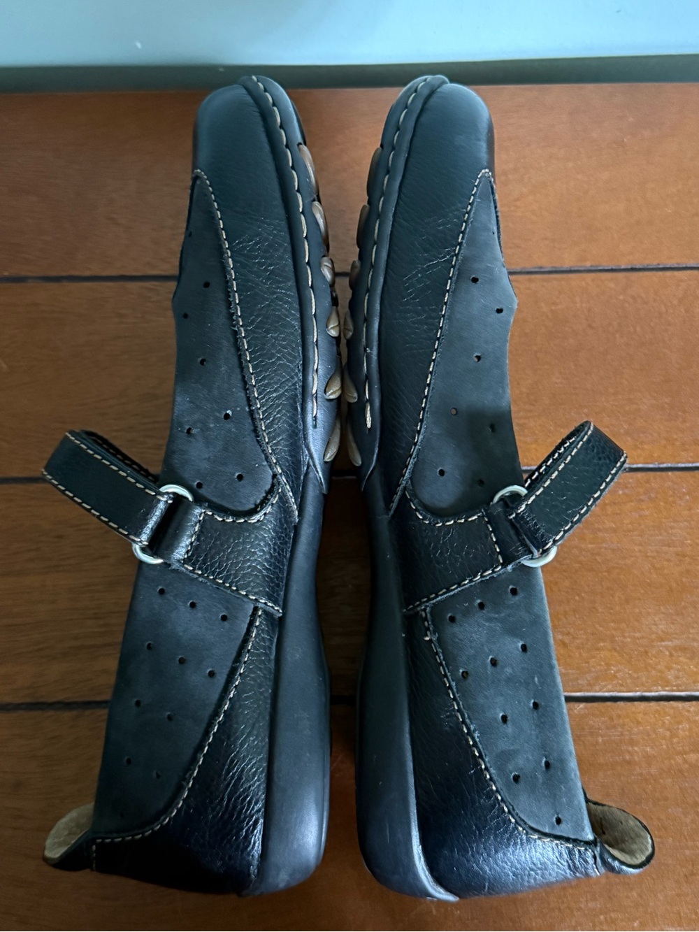 Born Women’s Black Leather Adjustable Strap Mary Jane Flats Size 9/EU 40.5 - Picture 8 of 9